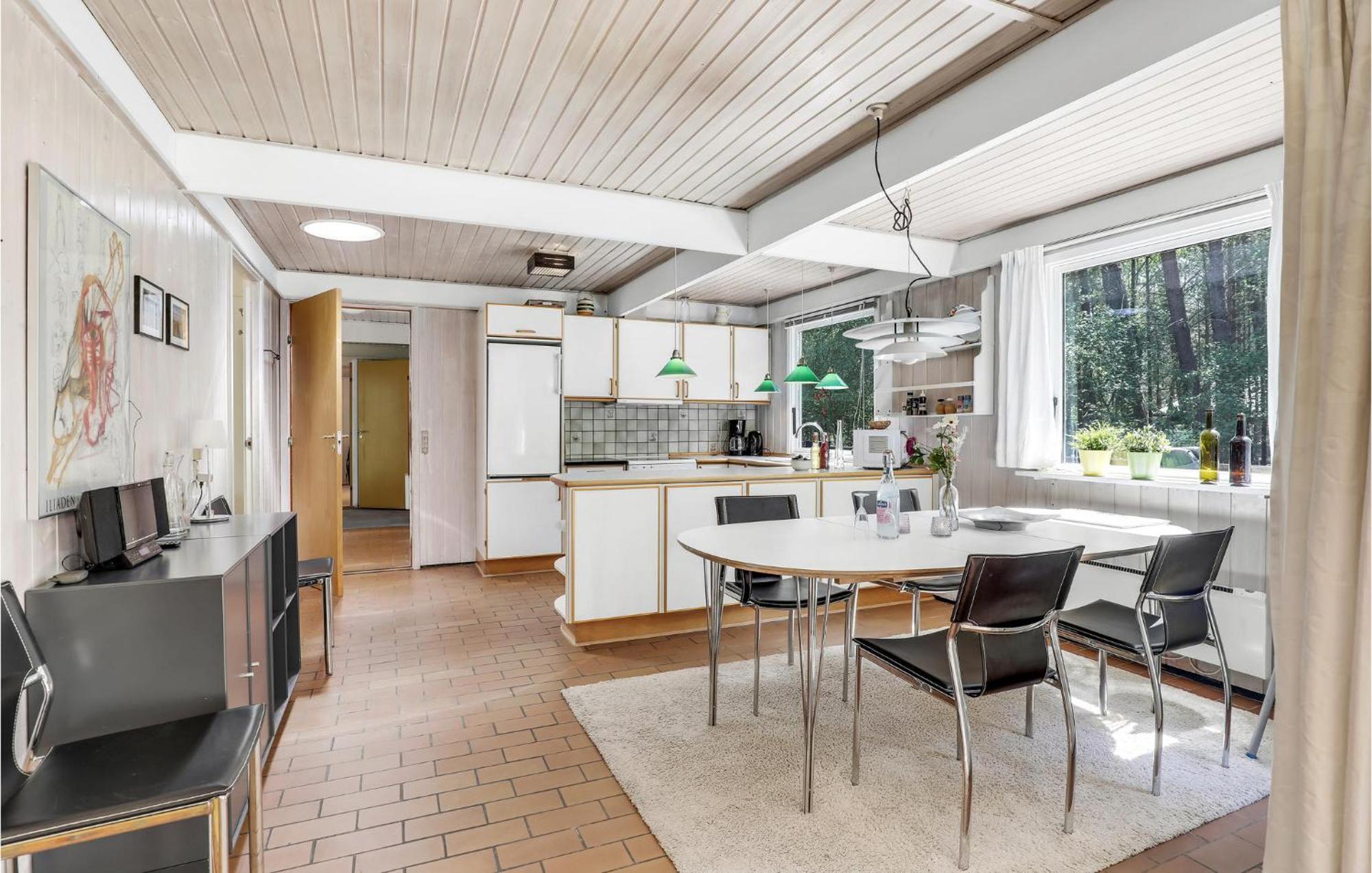 Lovely Home In Nexo With Kitchen Екстериор снимка